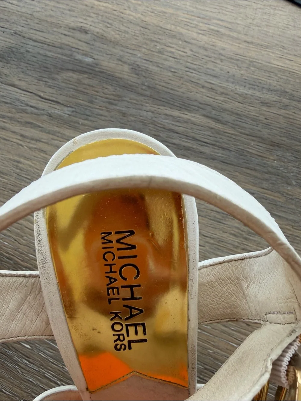 MICHAEL Michael Kors questions leave